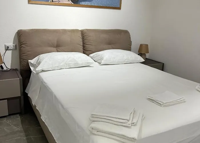 Nr Apartment