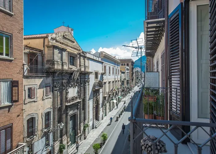 Charming In The City Center By Wonderful Italy